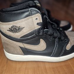 Nike Air Jordan 1 Retro High OG "Palomino"- 4.5 Youth 