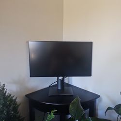 Dell UltraSharp U2720Q 27 Inch 4K UHD (3840 x 2160) LED Backlit LCD IPS USB-C Monitor (7GZ651)