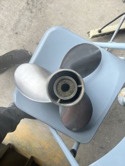 Quicksilver Mirage 17 Pitch Prop