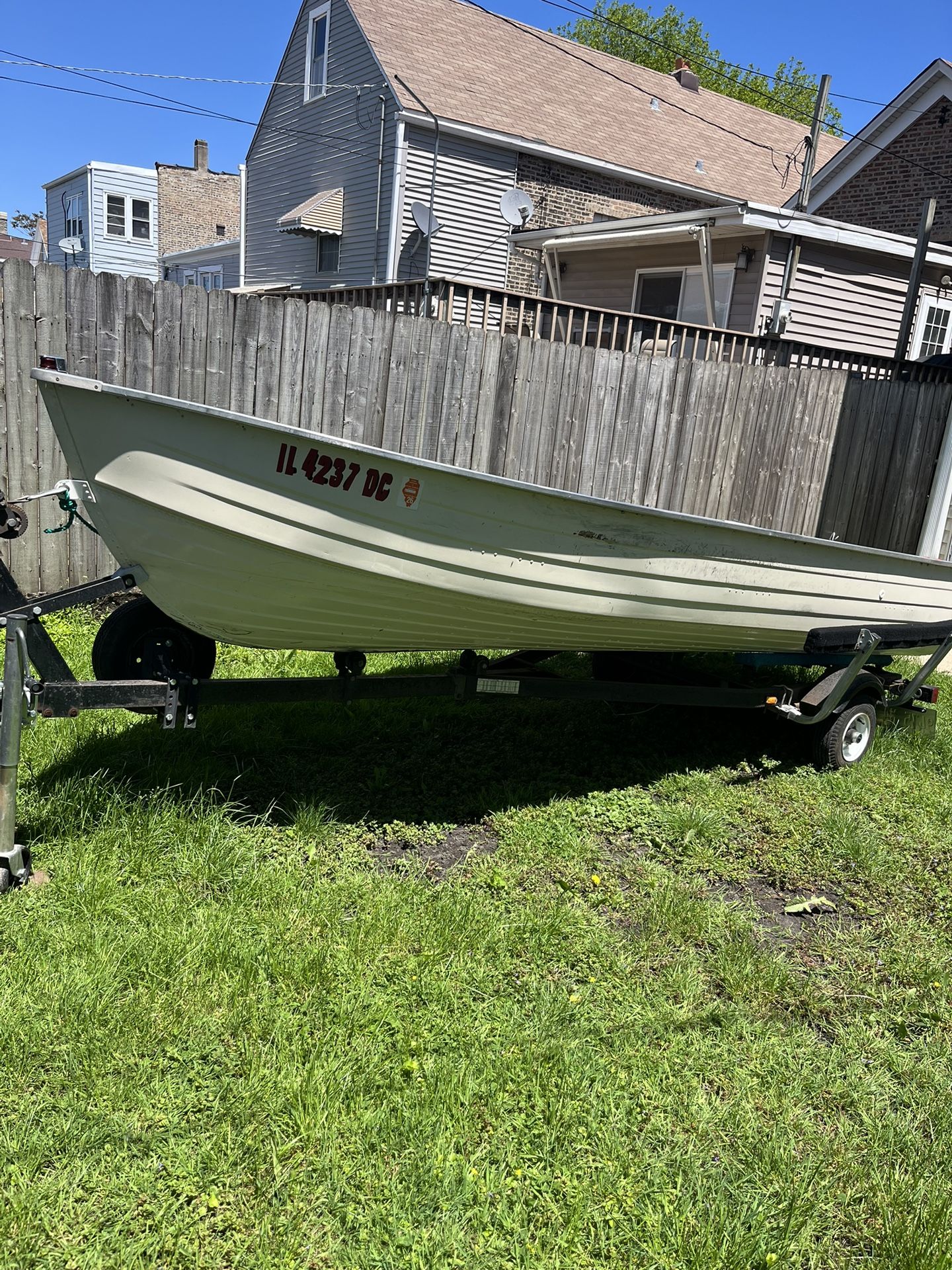 16 Ft Aluminum Boat