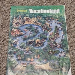 Vintage DISNEY Disneyland Vacation land Fall Winter 1981-82