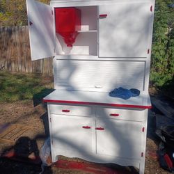 1950 HOOSIER CABINET W FLOUR SIFTER 