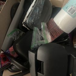 Box of 2000 HONDA CR-V OEM Parts 