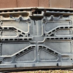 Chevy/GMC Square Body HOOD. VERY straight. No Rust.