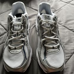 Men’s New Balance 740  
