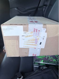 Crown Zenith Premium Figure Collection Sealed Case