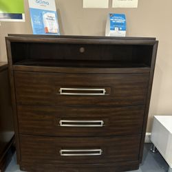 New 3 Drawer TV/Media Chest