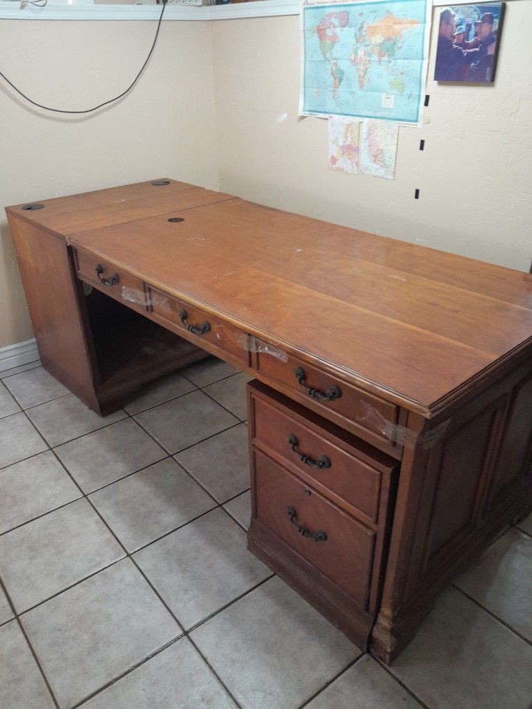 Large Duel Sided Office Desk Set 32x82 With Filing Cabinet And Hutch 