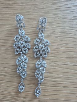 Elegant Beautiful Pierced Vintage Earrings