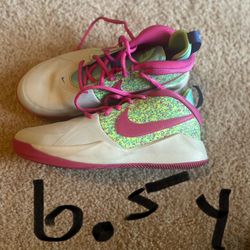 Nike, Converse, Etc
