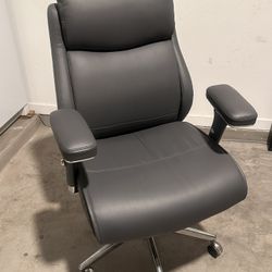 Executive Swivel Office Chair - Lumbar and Ergonomic Support 