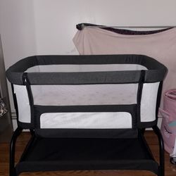 BabyBond Rocking Bassinet  