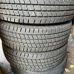 4 like new kumho LT245/75/17