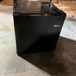 Mini Fridge 