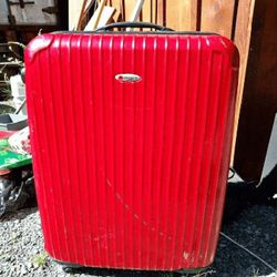 Travel Seamlessly with Sturdy Checked Suitcases! word heart