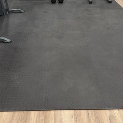 48 Pieces With edges Foam Floor Mats black