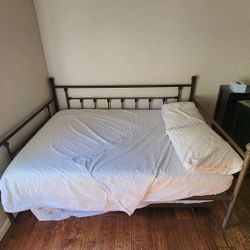 Day Bed With Trundle Bed