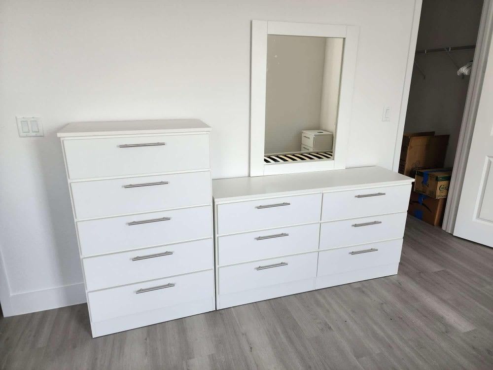 Brand New Dresser With Mirror And Chest / Cómoda Con Espejo Y Gavetero Nuevos A Estrenar...fast Delivery 🚚