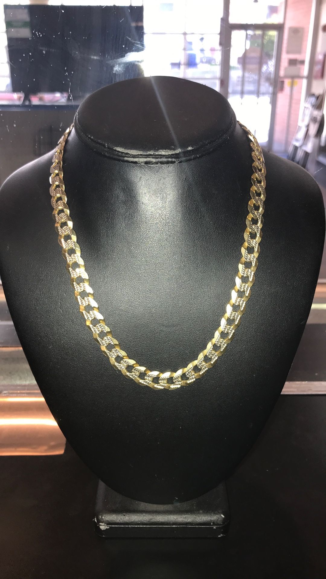Curb Gold Chain With Diamond Cuts