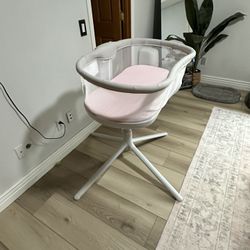 2022 Halo 3.0 swivel  Bassinest Bassinet