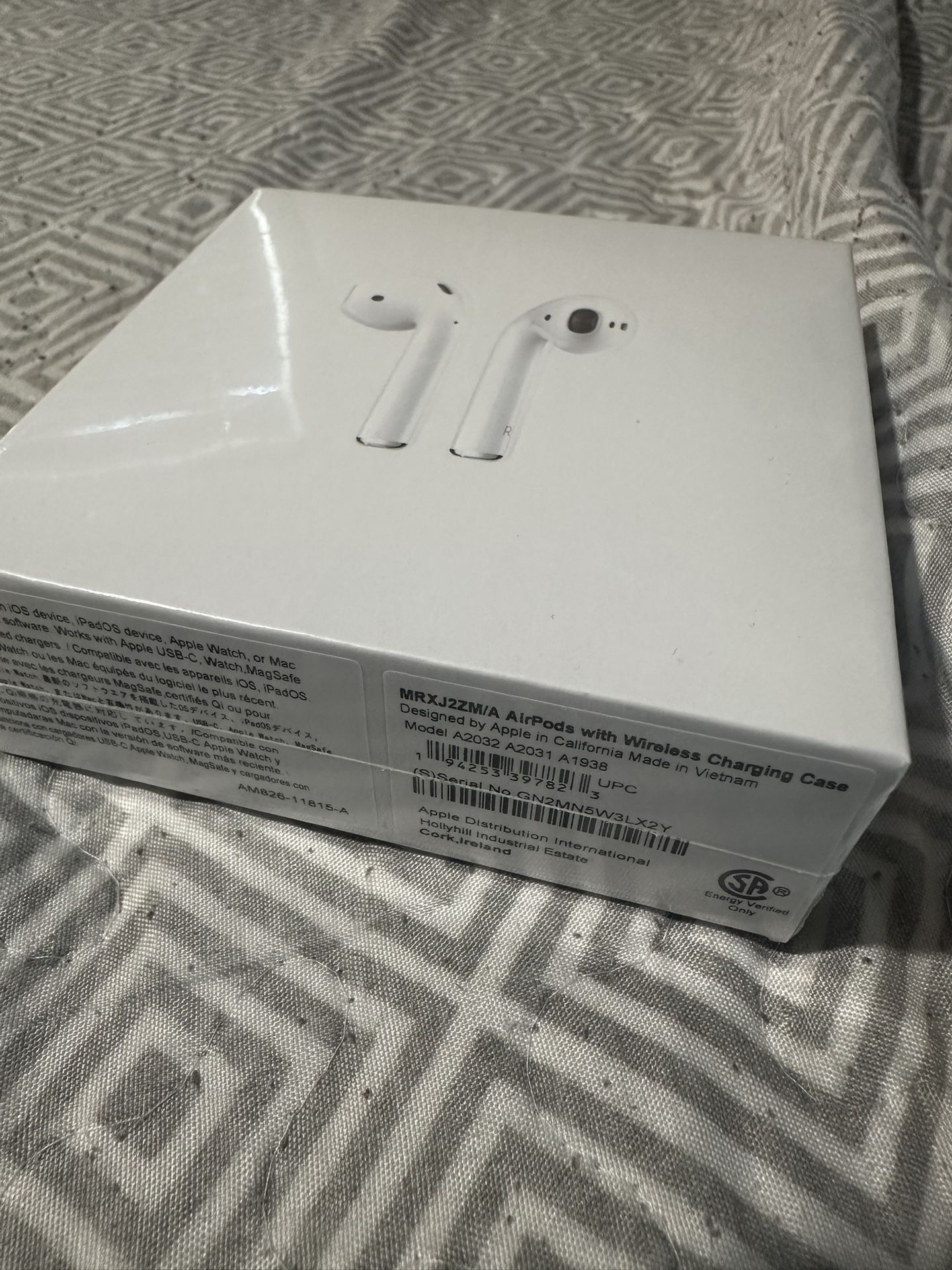 Brand New Apple AirPods (2nd Generation) – Sealed in Box, Authentic, Fast Shipping