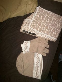 Real coach scarf, hat and gloves