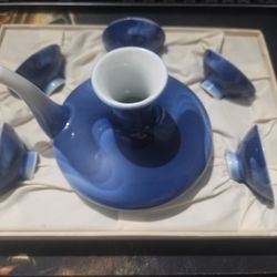 Fukagawa Arita Sake Pitcher With 5 Cups, Mountain Symbol On Bottom