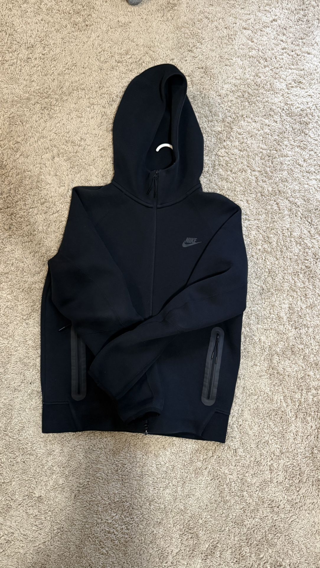 Black Nike Tech Fleece Adult Medium