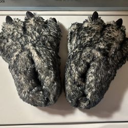 Monster Foot Claw Slippers 