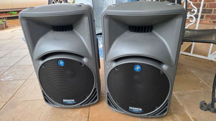 Used Mackie SRM450