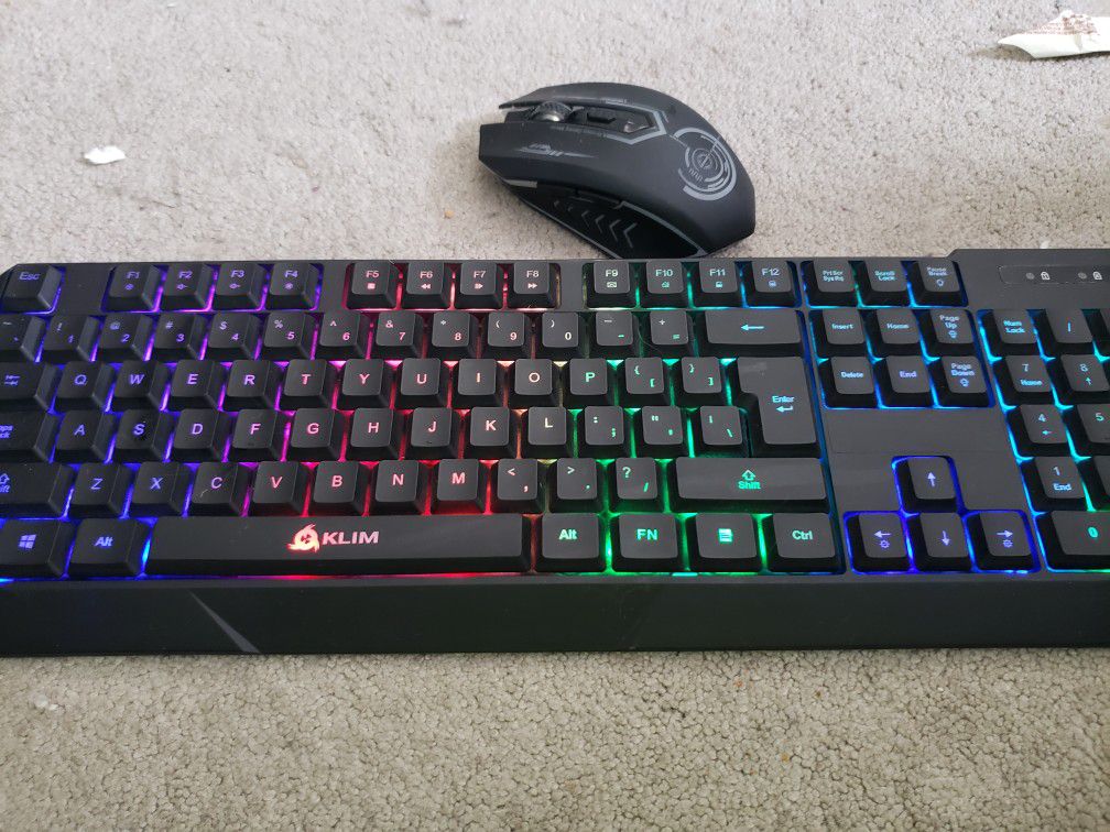 Wireless keyboard and gaming Mouse 