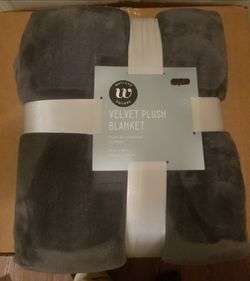 Wayland Square Velvet Plush Blanket/New