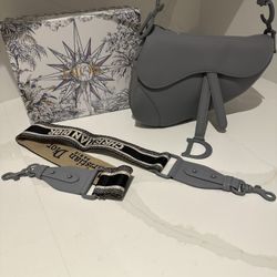 C⭐️D Saddle Bag Cross Body Purse 👛 Cartera