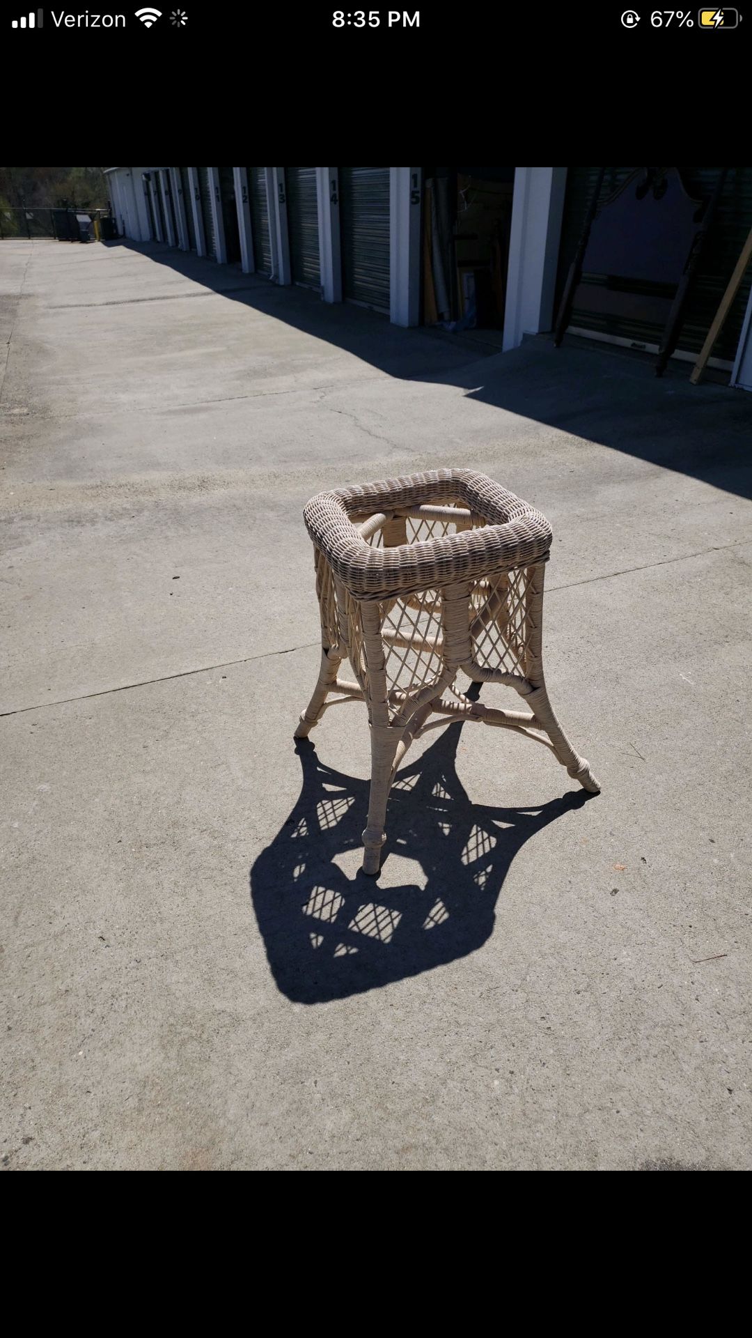 Wicker base table