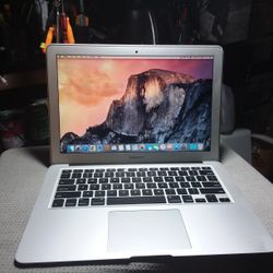 MACBOOK AIR MODEL:A1466 - 13,3 i5 5-GEN 4 GB 256-SSD OS X Yosemite With Charger