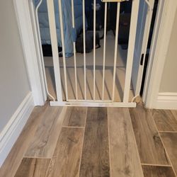 White Baby Or Pet Gate