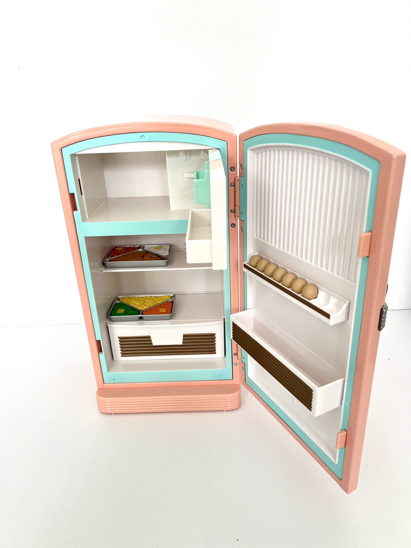 AMERICAN GIRL Pink Maryellen’s Vintage Refrigerator