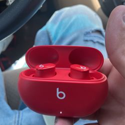 Beats Studio Buds 