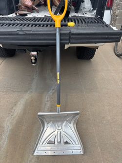 Temper Snow Shovel