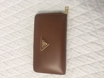 Women’s leather Prada wallet