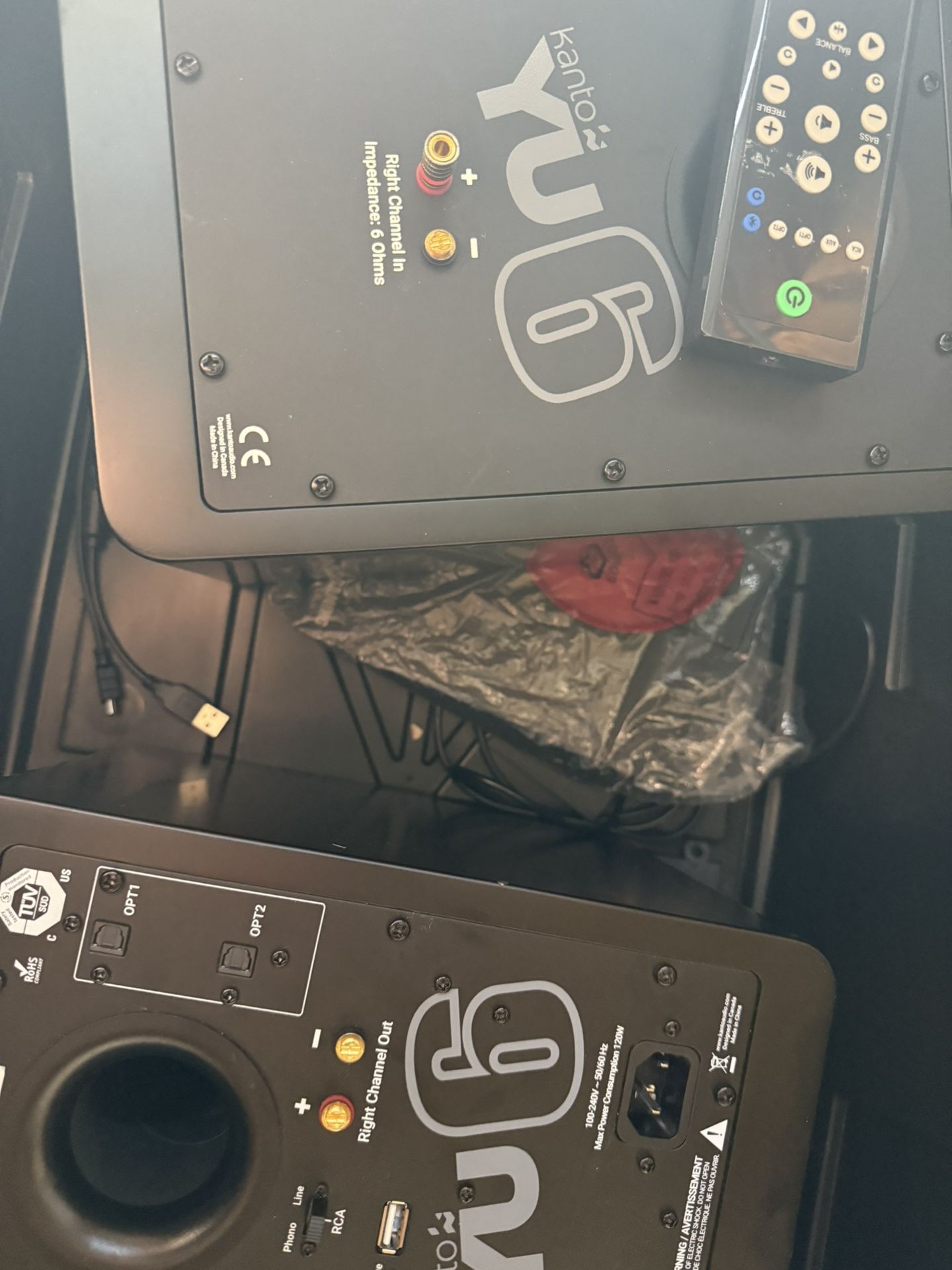 Yu 6 Speakers