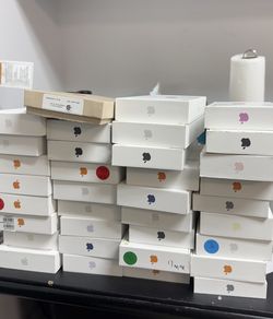 iPhone 17 Pro Max (Read the Description)