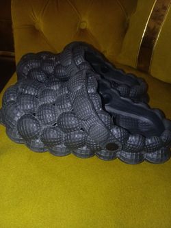 Black bubble crocs