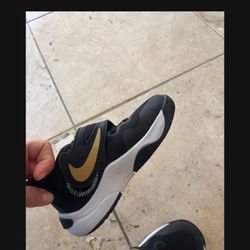 Boys Nike