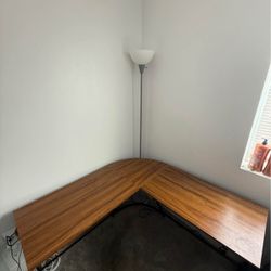 L Shaped Desk (SEE DESCRIPTION)