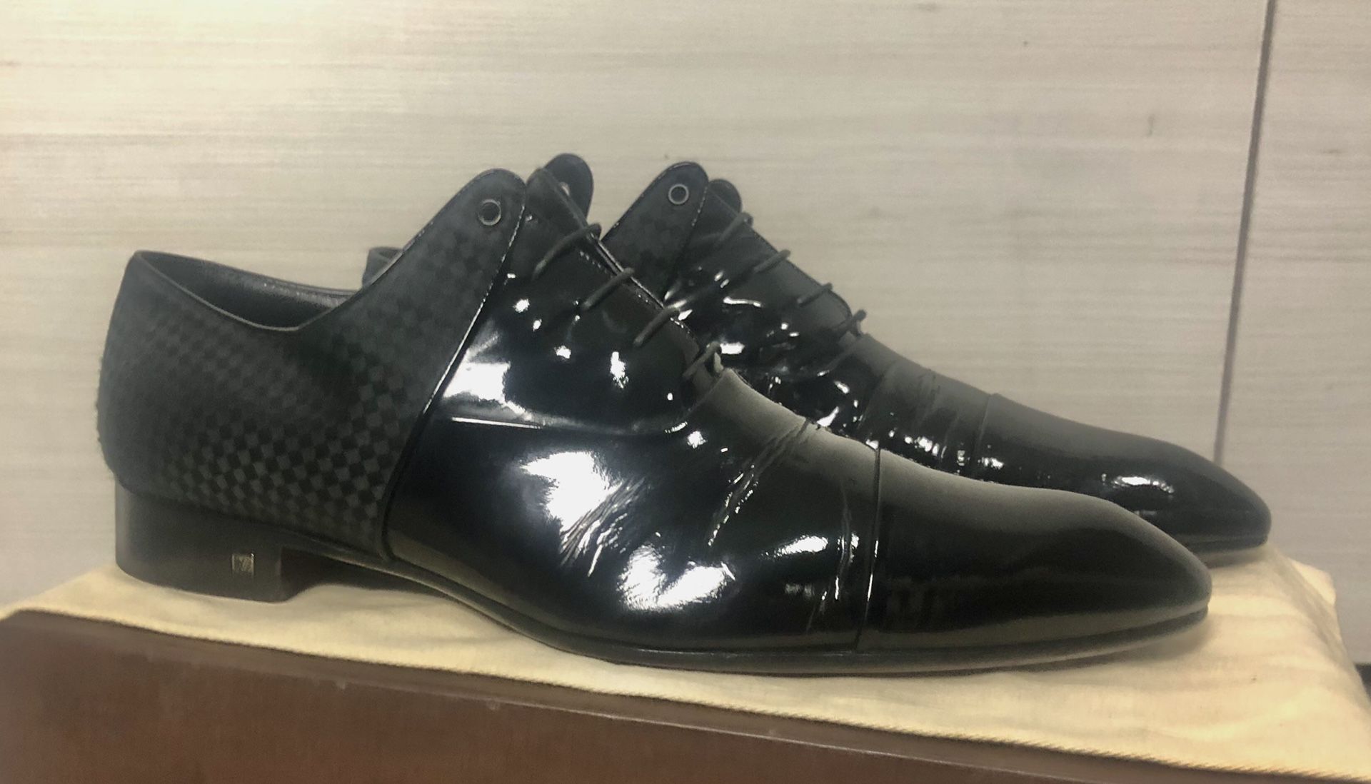 Louis Vuitton . Authentic Shoes