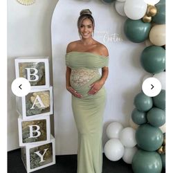 maternity dress size medium 