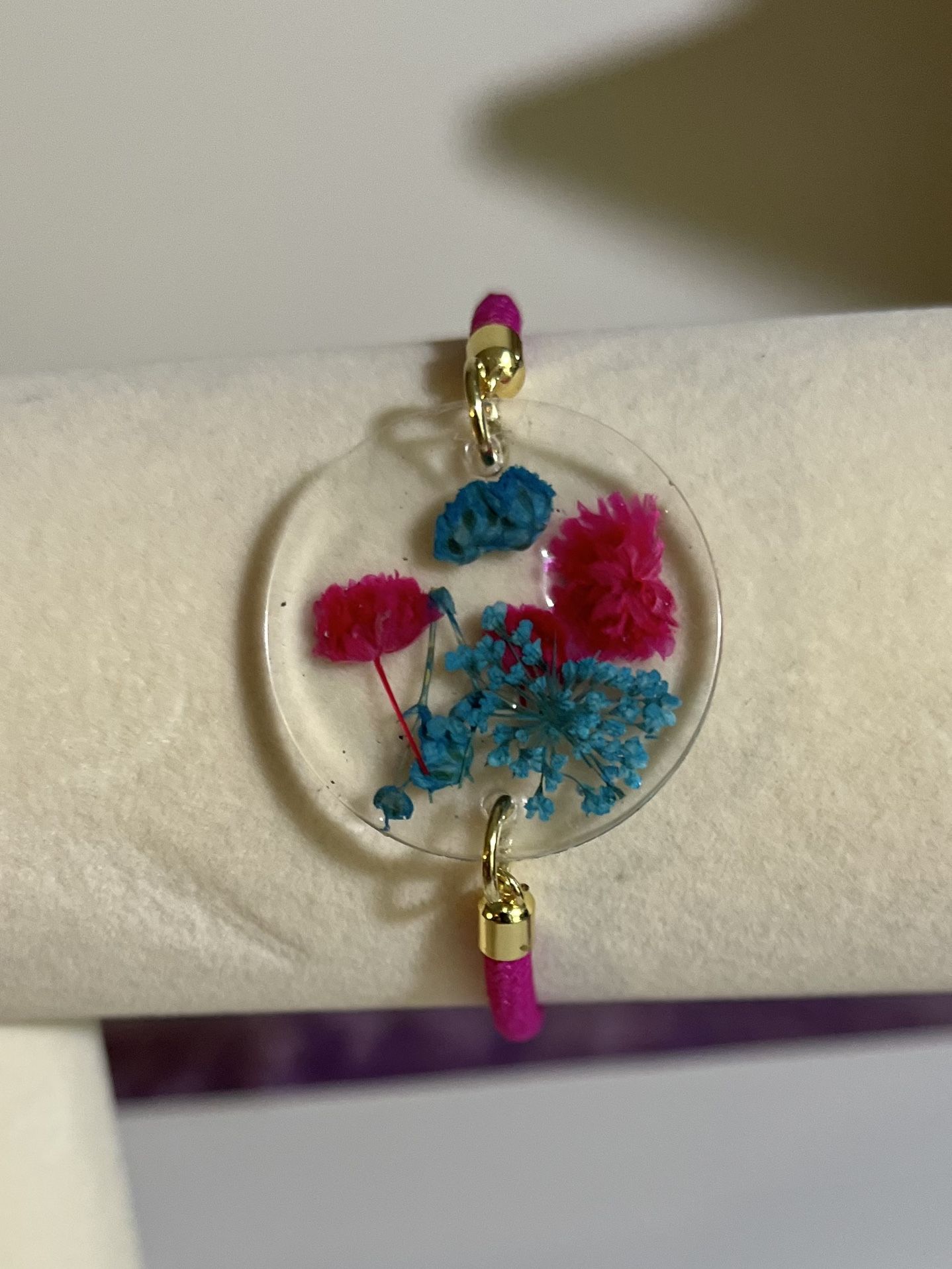 Nature’s Grace Resin Bracelet-Handcrafted Elegance