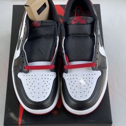 Jordan 1 Retro Low OG “Black toe” Size 8