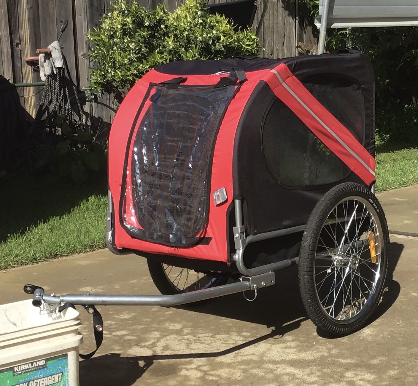 Like New Bicycle Pet Trailer ! for Sale in Rancho Cordova, CA OfferUp